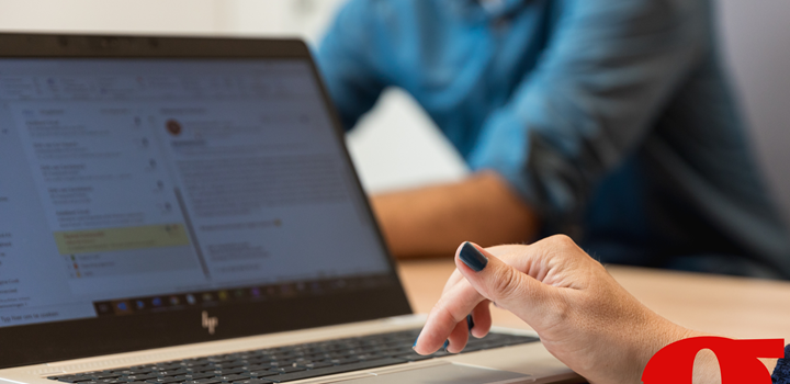 Eigen Beeld Met Gloed Logo